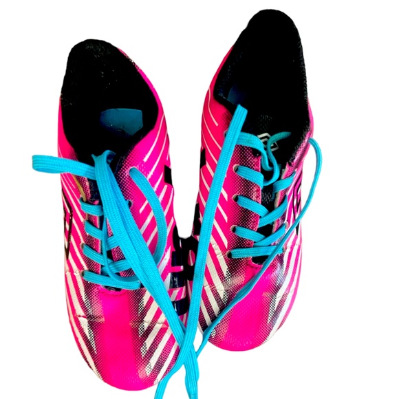 Girls Cleats Umbro Sz 10 - Picture 1 of 3